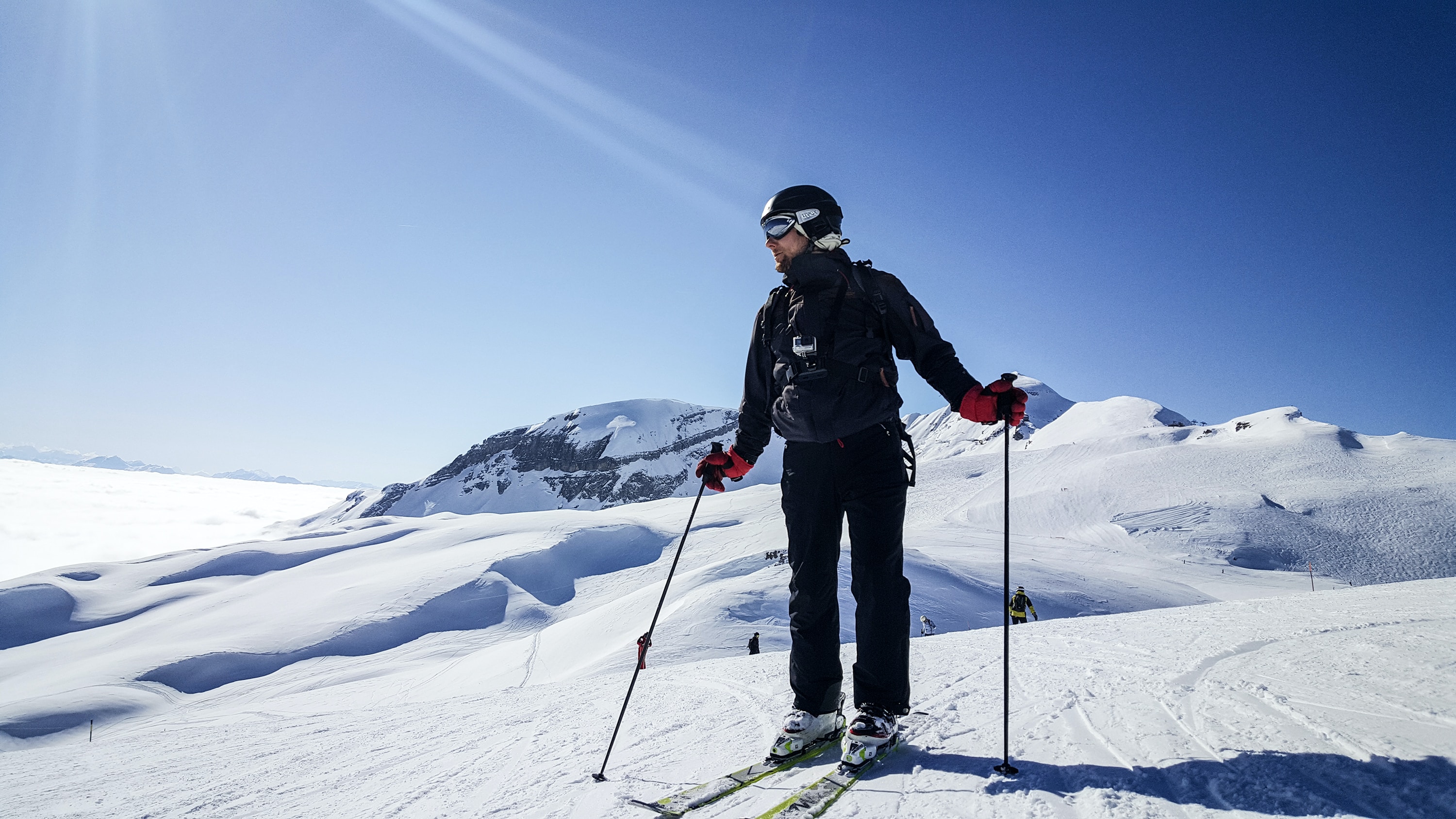 Photo of a man on a ski slope